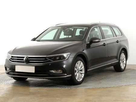 Volkswagen Passat, 2022 - pohled č. 3