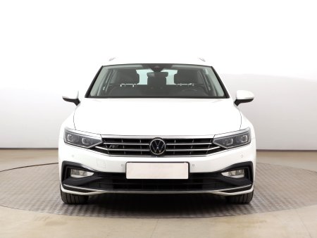Volkswagen Passat, 2020 - pohled č. 2
