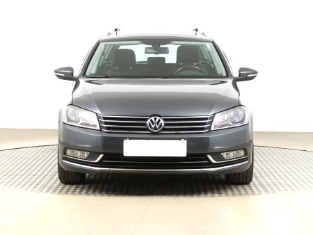 Volkswagen Passat, 2011 - pohled č. 2
