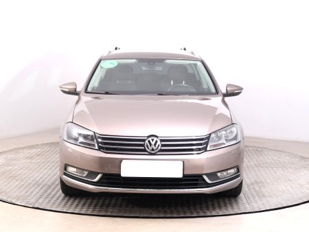 Volkswagen Passat, 2011 - pohled č. 2