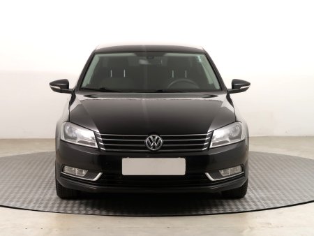 Volkswagen Passat, 2011 - pohled č. 2