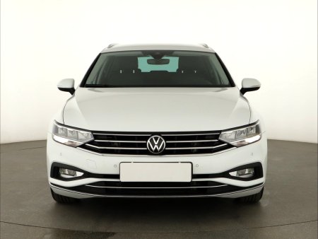 Volkswagen Passat, 2021 - pohled č. 2