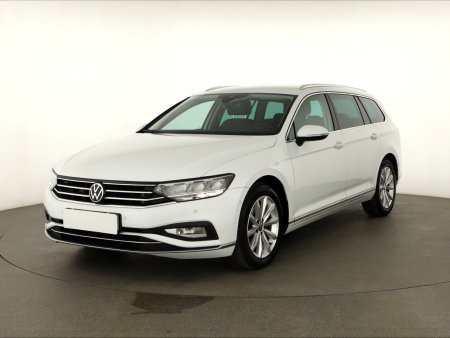 Volkswagen Passat, 2021 - pohled č. 3