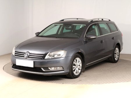 Volkswagen Passat, 2011 - pohled č. 3