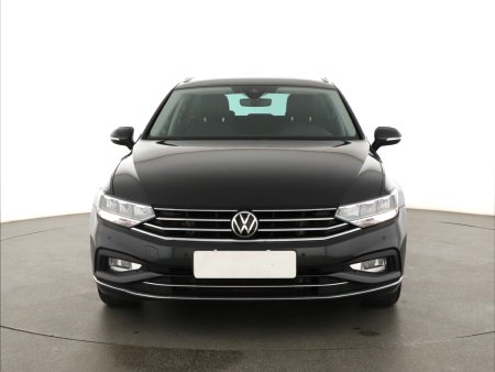 Volkswagen Passat, 2022 - pohled č. 2