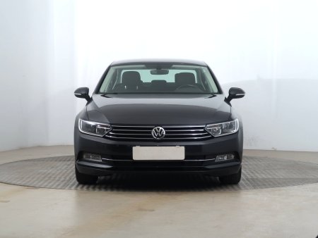 Volkswagen Passat, 2018 - pohled č. 2