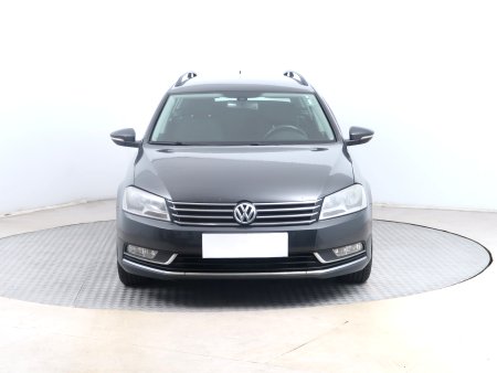 Volkswagen Passat, 2011 - pohled č. 2
