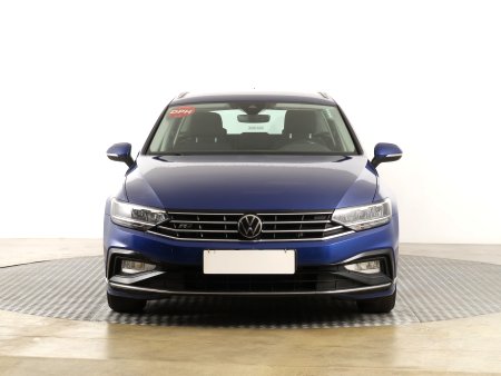 Volkswagen Passat, 2022 - pohled č. 2