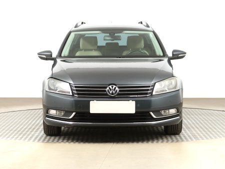 Volkswagen Passat, 2011 - pohled č. 2
