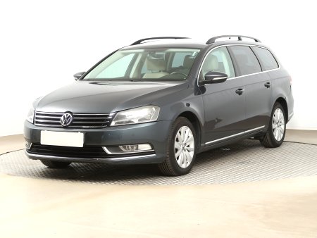 Volkswagen Passat, 2011 - pohled č. 3