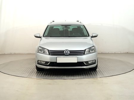 Volkswagen Passat, 2011 - pohled č. 2