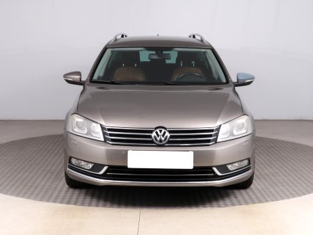 Volkswagen Passat, 2011 - pohled č. 2
