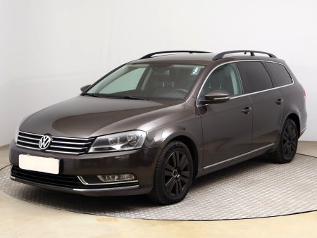 Volkswagen Passat, 2012 - pohled č. 3