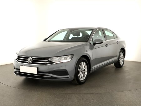 Volkswagen Passat, 2022 - pohled č. 3