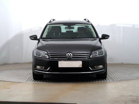 Volkswagen Passat, 2011 - pohled č. 2