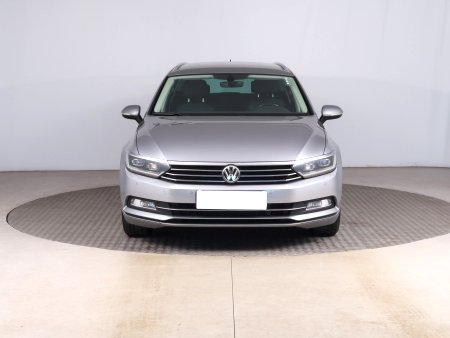 Volkswagen Passat, 2019 - pohled č. 2