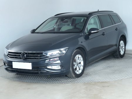 Volkswagen Passat, 2021 - pohled č. 3
