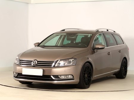 Volkswagen Passat, 2011 - pohled č. 3