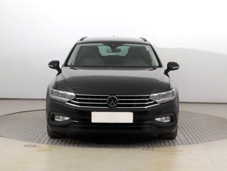 Volkswagen Passat, 2022 - pohled č. 2
