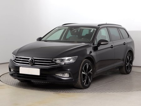 Volkswagen Passat, 2022 - pohled č. 3