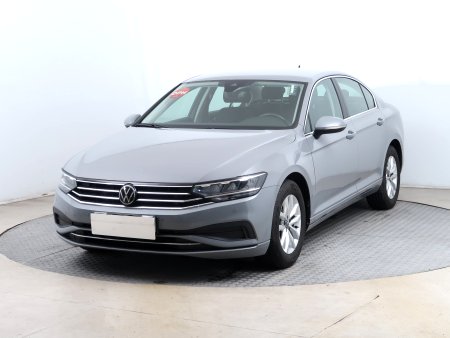 Volkswagen Passat, 2022 - pohled č. 3