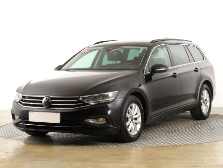 Volkswagen Passat, 2022 - pohled č. 3