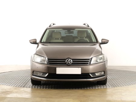 Volkswagen Passat, 2011 - pohled č. 2