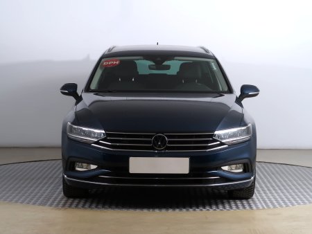 Volkswagen Passat, 2022 - pohled č. 2