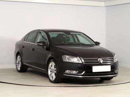 Volkswagen Passat, 2011