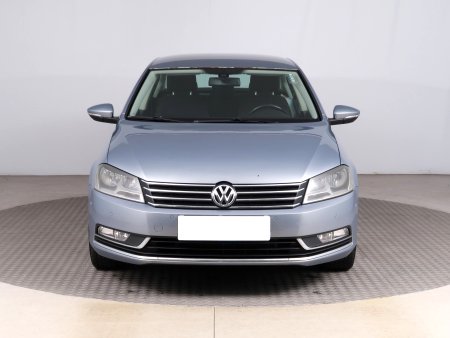 Volkswagen Passat, 2011 - pohled č. 2