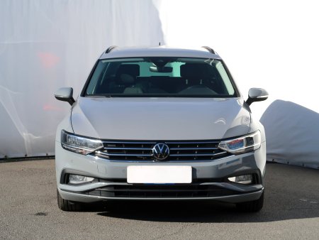 Volkswagen Passat, 2022 - pohled č. 2