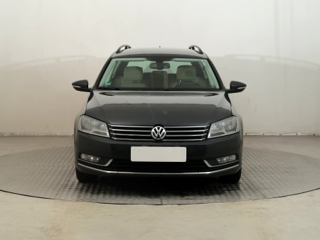 Volkswagen Passat, 2011 - pohled č. 2