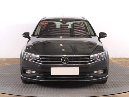 Volkswagen Passat, 2020 - pohled č. 2