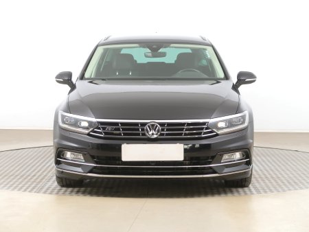 Volkswagen Passat, 2019 - pohled č. 2