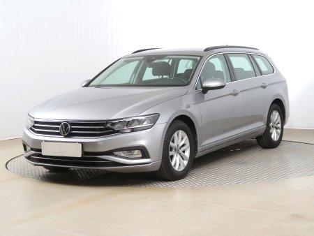 Volkswagen Passat, 2022 - pohled č. 3