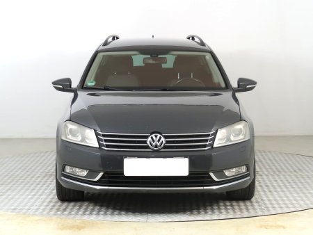 Volkswagen Passat, 2011 - pohled č. 2