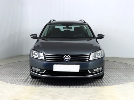 Volkswagen Passat, 2011 - pohled č. 2