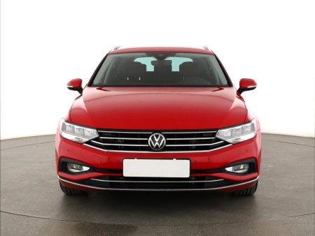 Volkswagen Passat, 2022 - pohled č. 2