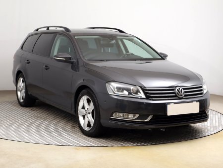 Volkswagen Passat, 2011