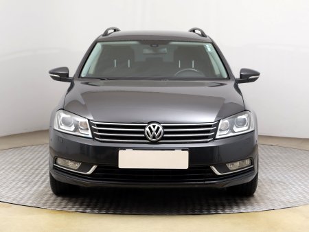 Volkswagen Passat, 2011 - pohled č. 2