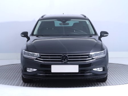 Volkswagen Passat, 2021 - pohled č. 2