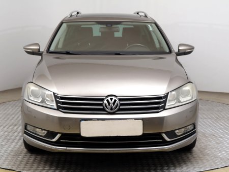 Volkswagen Passat, 2011 - pohled č. 2
