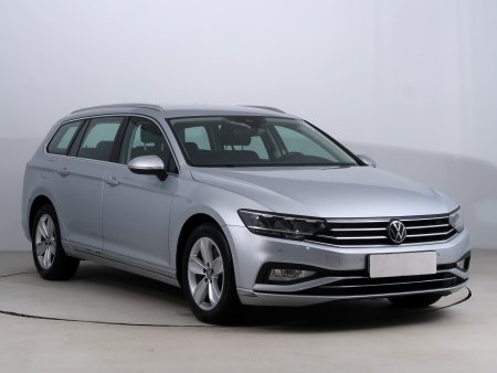 Volkswagen Passat, 2022