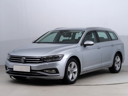 Volkswagen Passat, 2022 - pohled č. 3