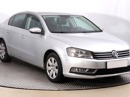 Volkswagen Passat, 2011