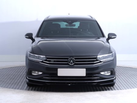 Volkswagen Passat, 2020 - pohled č. 2