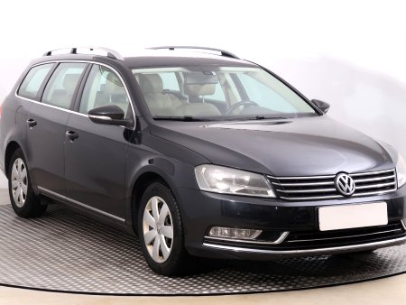 Volkswagen Passat, 2011