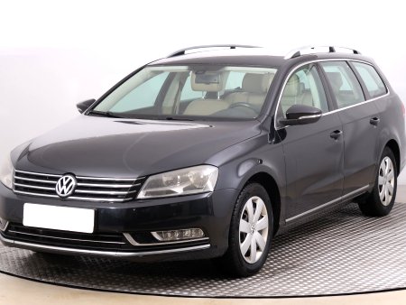Volkswagen Passat, 2011 - pohled č. 3