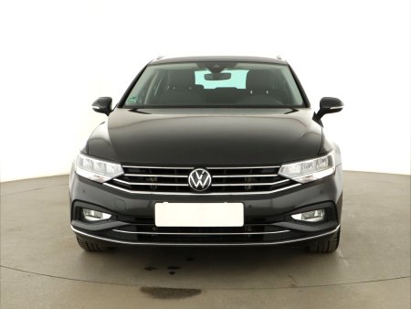 Volkswagen Passat, 2022 - pohled č. 2
