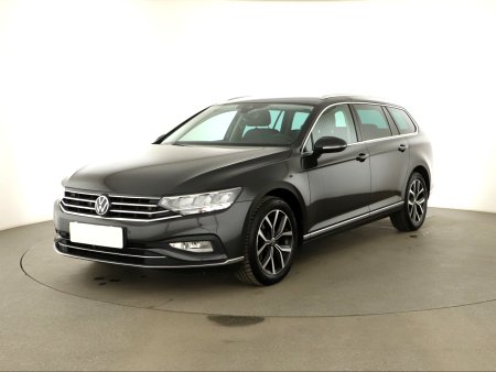 Volkswagen Passat, 2022 - pohled č. 3